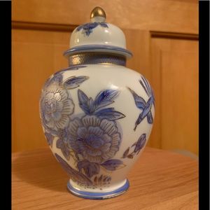 VTG Andrea by Sadek Handpainted Ginger jar & Lid